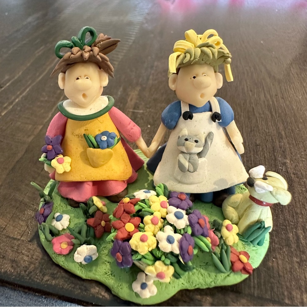 1999  Coyne & Company  Little Street  Collection  Forever Friends. Polymer Clay.